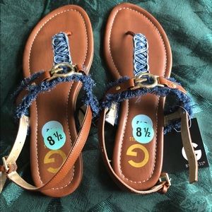Denim guess sandals size 81/2. NWT.